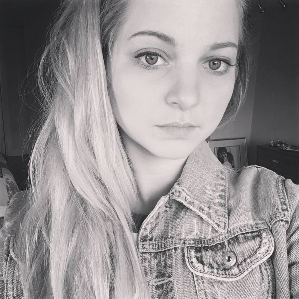 Meet your Posher, Alicia